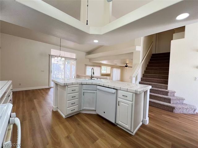 8704 AUTUMN VALLEY Avenue, Las Vegas, NV 89129