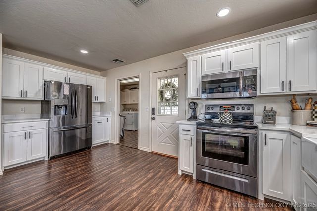 1121 Industrial Park Drive, Sulphur, OK 73086