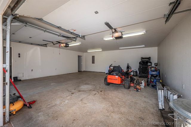 1121 Industrial Park Drive, Sulphur, OK 73086