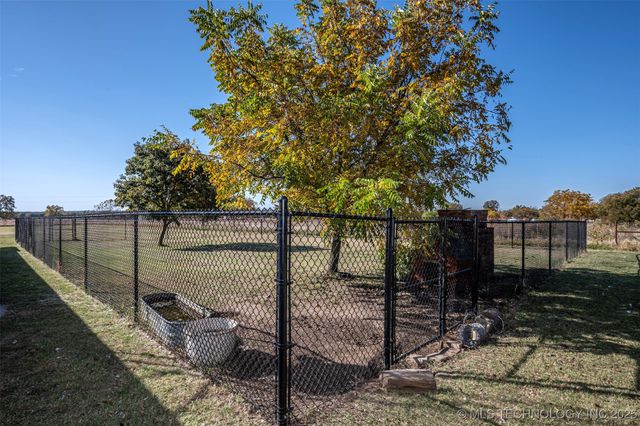 1121 Industrial Park Drive, Sulphur, OK 73086