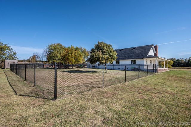 1121 Industrial Park Drive, Sulphur, OK 73086