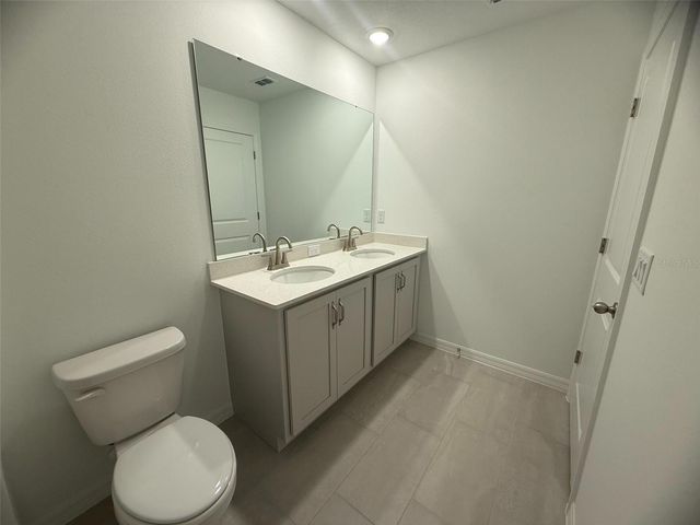 5243 PAINTED BAMBOO STREET, St Cloud, FL 34771