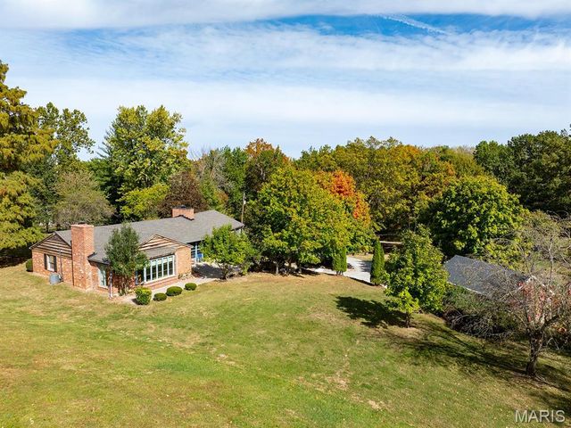 1 Meadowbrook Heights, Hannibal, MO 63401