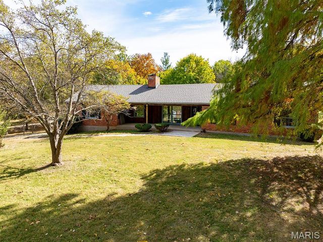 1 Meadowbrook Heights, Hannibal, MO 63401