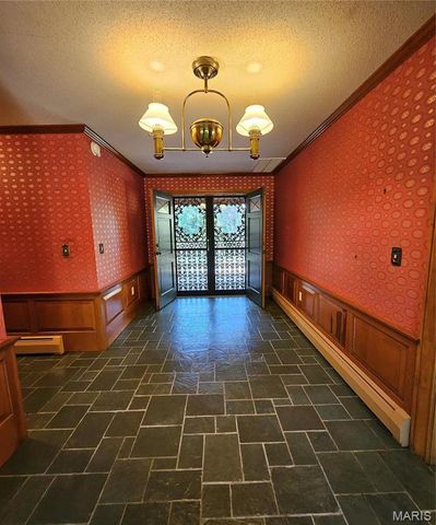 1 Meadowbrook Heights, Hannibal, MO 63401