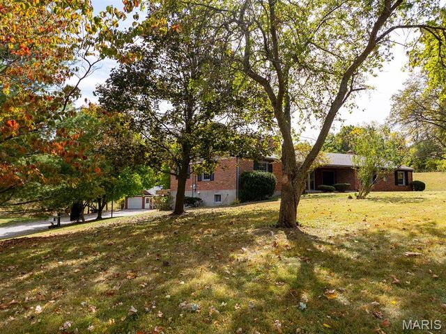 1 Meadowbrook Heights, Hannibal, MO 63401