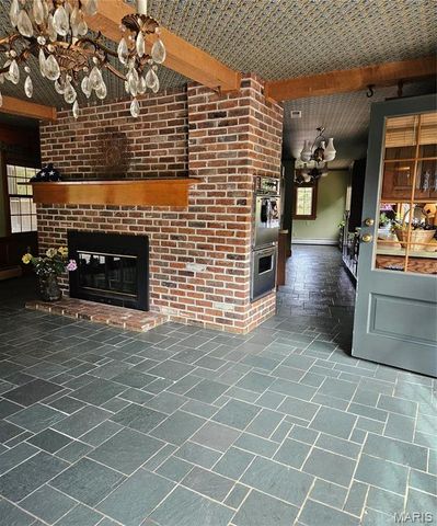 1 Meadowbrook Heights, Hannibal, MO 63401