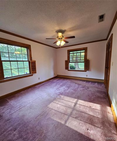 1 Meadowbrook Heights, Hannibal, MO 63401