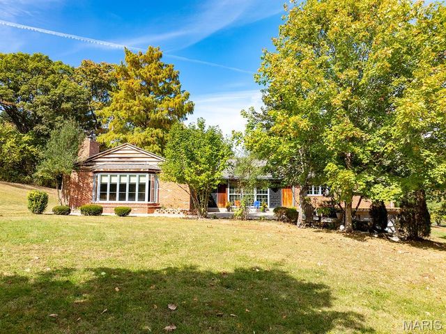 1 Meadowbrook Heights, Hannibal, MO 63401