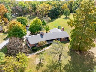 1 Meadowbrook Heights, Hannibal, MO 63401