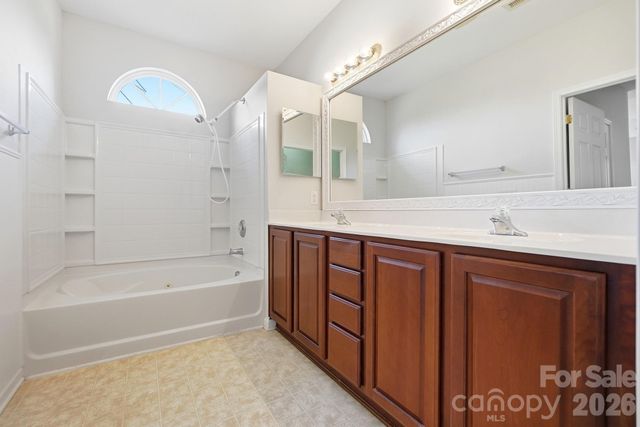 9218 Duckhorn Drive, Charlotte, NC 28277