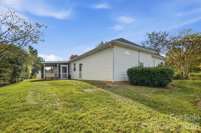9218 Duckhorn Drive, Charlotte, NC 28277