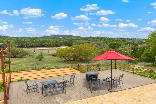 100 Rainbow's End, Wimberley, TX 78676