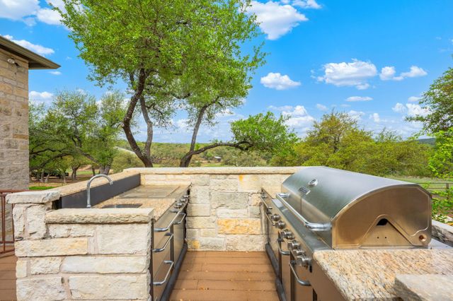 100 Rainbow's End, Wimberley, TX 78676