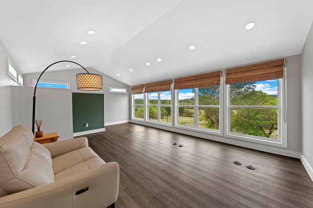 100 Rainbow's End, Wimberley, TX 78676