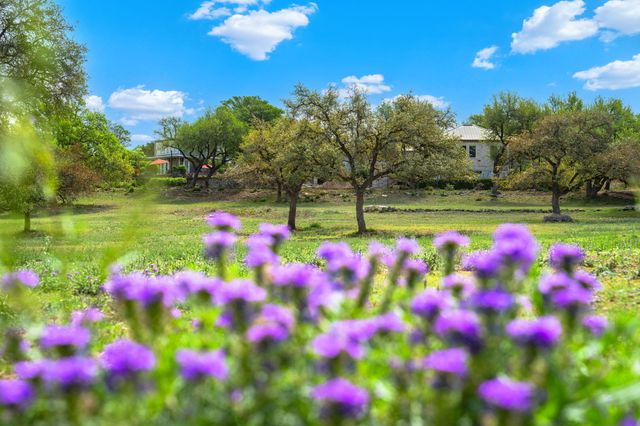 100 Rainbow's End, Wimberley, TX 78676