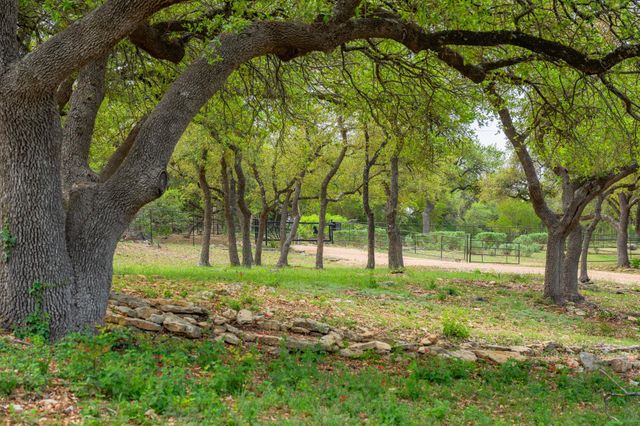 100 Rainbow's End, Wimberley, TX 78676