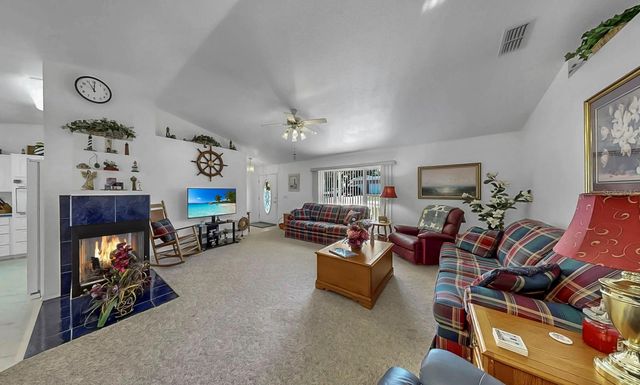 914 WOODLAND DRIVE, Seffner, FL 33584