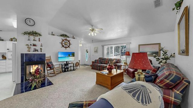 914 WOODLAND DRIVE, Seffner, FL 33584