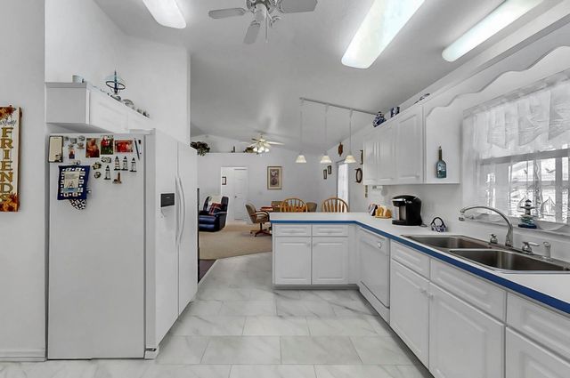 914 WOODLAND DRIVE, Seffner, FL 33584