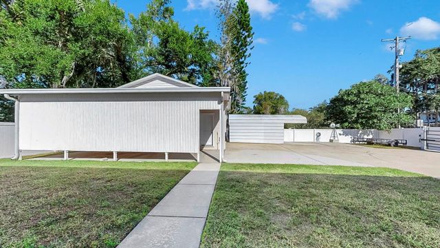 914 WOODLAND DRIVE, Seffner, FL 33584