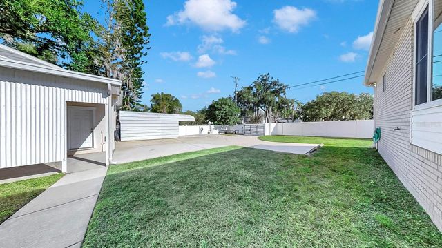 914 WOODLAND DRIVE, Seffner, FL 33584