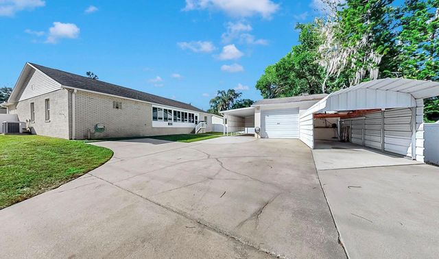 914 WOODLAND DRIVE, Seffner, FL 33584