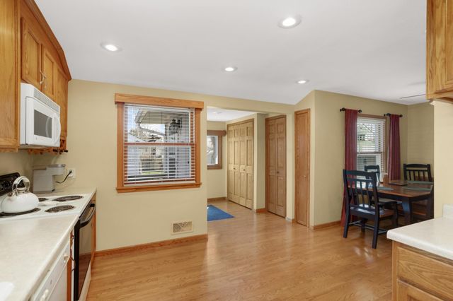 1062 Kenneth Street, Eagan, MN 55121