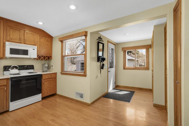 1062 Kenneth Street, Eagan, MN 55121