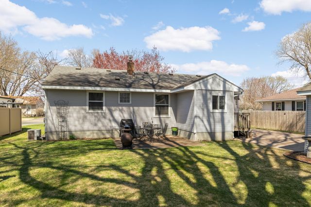 1062 Kenneth Street, Eagan, MN 55121