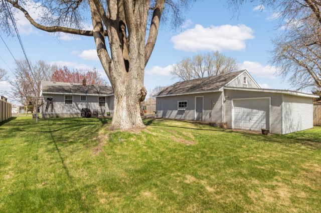 1062 Kenneth Street, Eagan, MN 55121