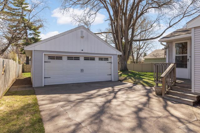 1062 Kenneth Street, Eagan, MN 55121