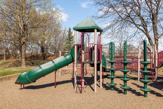 1062 Kenneth Street, Eagan, MN 55121