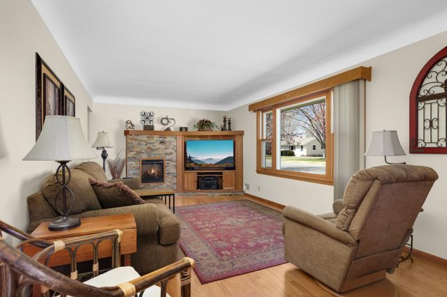 1062 Kenneth Street, Eagan, MN 55121