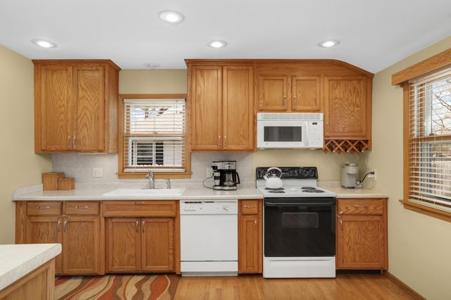 1062 Kenneth Street, Eagan, MN 55121