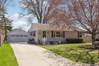 1062 Kenneth Street, Eagan, MN 55121