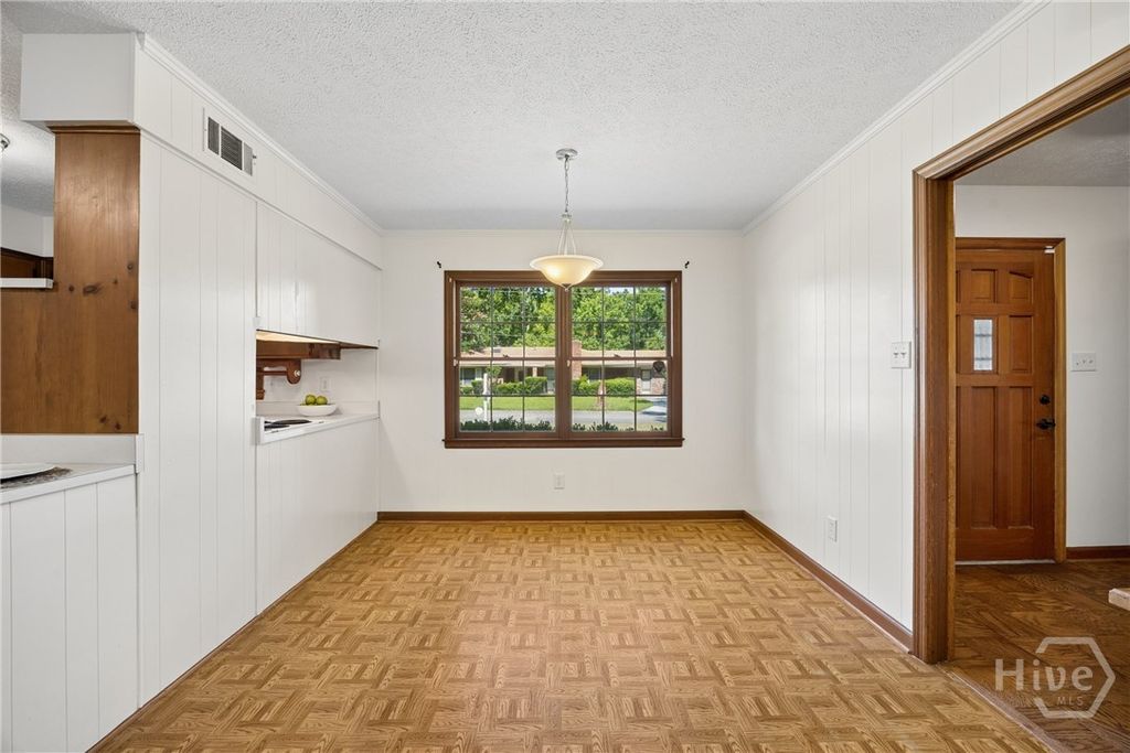 Image 11 of property listing at 104 Ansford Drive, Savannah, GA 31408