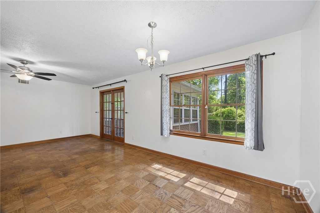 Image 17 of property listing at 104 Ansford Drive, Savannah, GA 31408