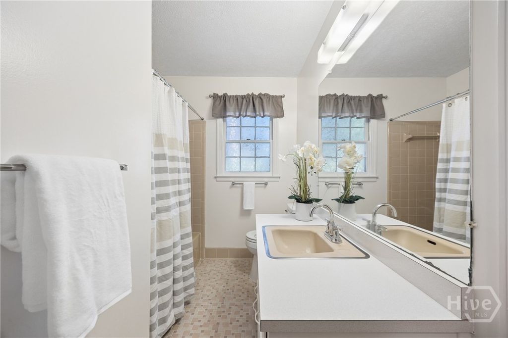 Image 23 of property listing at 104 Ansford Drive, Savannah, GA 31408