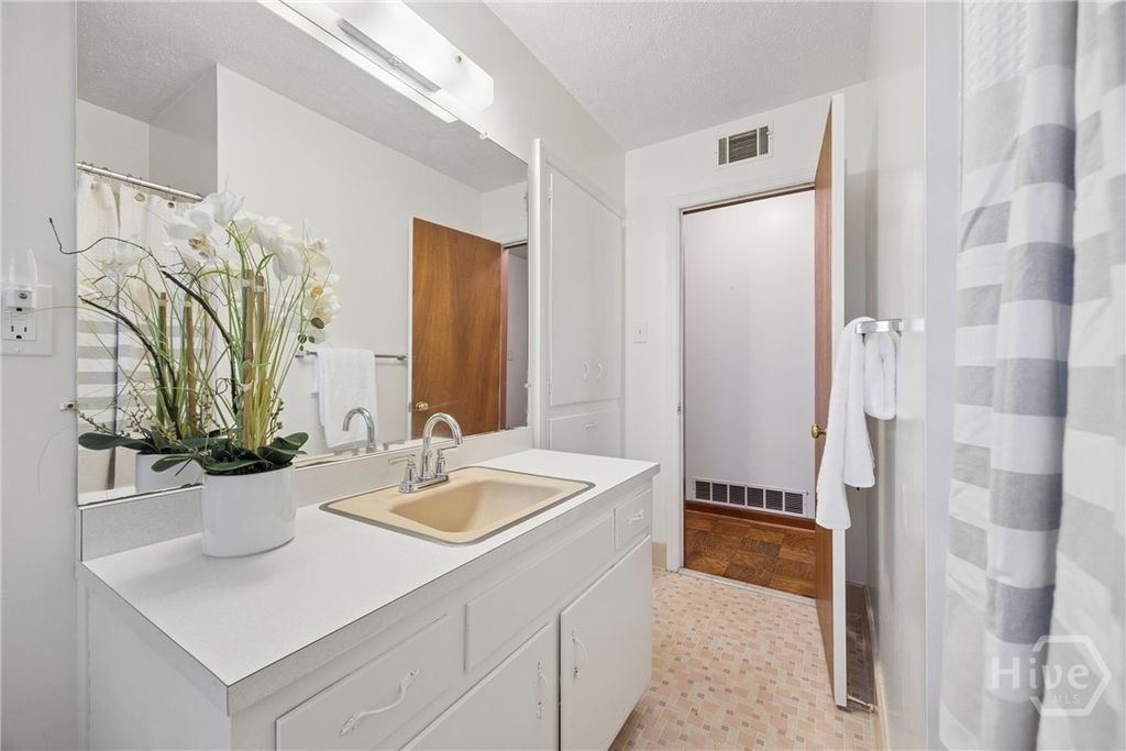 Image 24 of property listing at 104 Ansford Drive, Savannah, GA 31408
