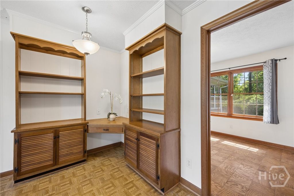 Image 4 of property listing at 104 Ansford Drive, Savannah, GA 31408
