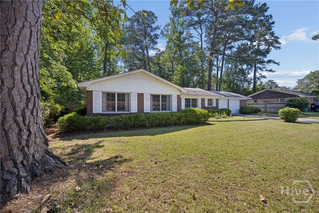 Image 6 of property listing at 104 Ansford Drive, Savannah, GA 31408