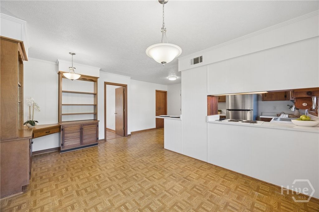 Image 9 of property listing at 104 Ansford Drive, Savannah, GA 31408