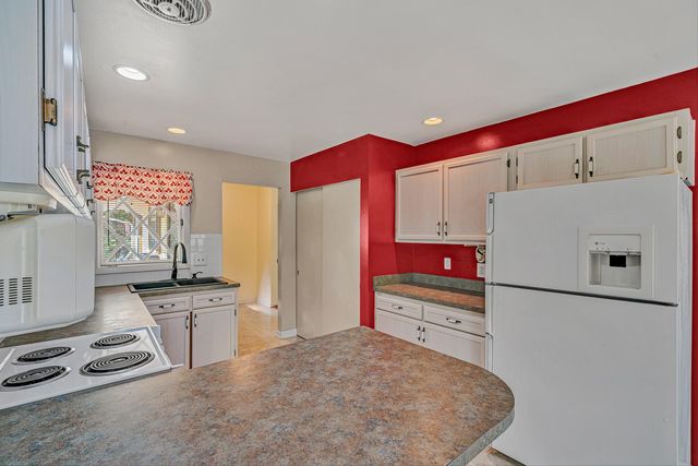 5245 Carriage DR, Roanoke, VA 24018