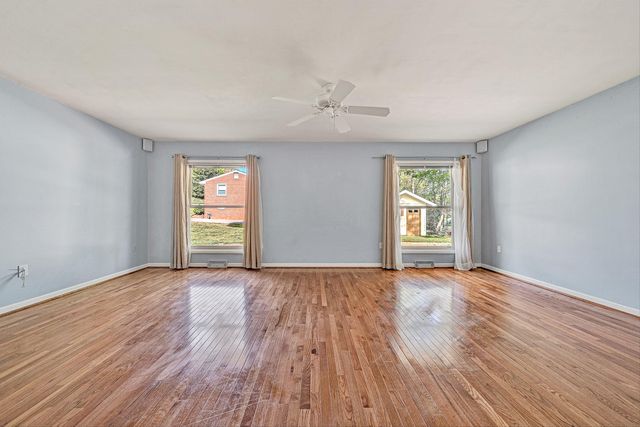 5245 Carriage DR, Roanoke, VA 24018