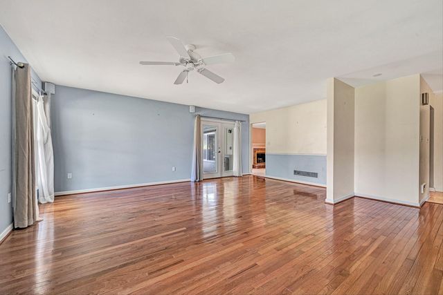 5245 Carriage DR, Roanoke, VA 24018