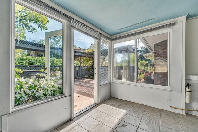 5245 Carriage DR, Roanoke, VA 24018