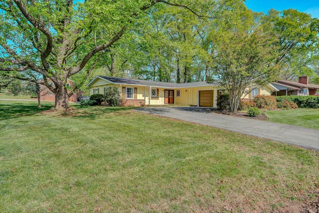 5245 Carriage DR, Roanoke, VA 24018