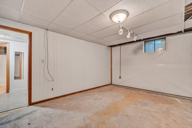 5245 Carriage DR, Roanoke, VA 24018