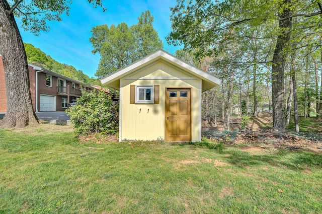 5245 Carriage DR, Roanoke, VA 24018